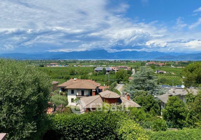 Villa in residenziale in Via Adige