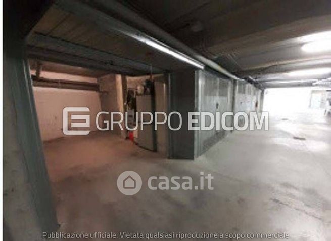 Box/posto auto in residenziale in Via Roma
