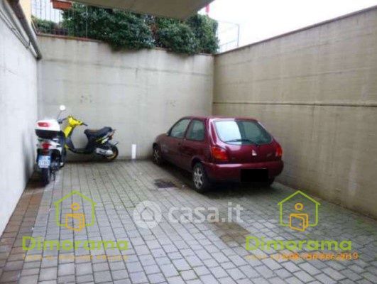 Garage/posto auto in residenziale in Via Romania 19