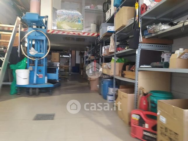 Capannone in commerciale in Via Zanica