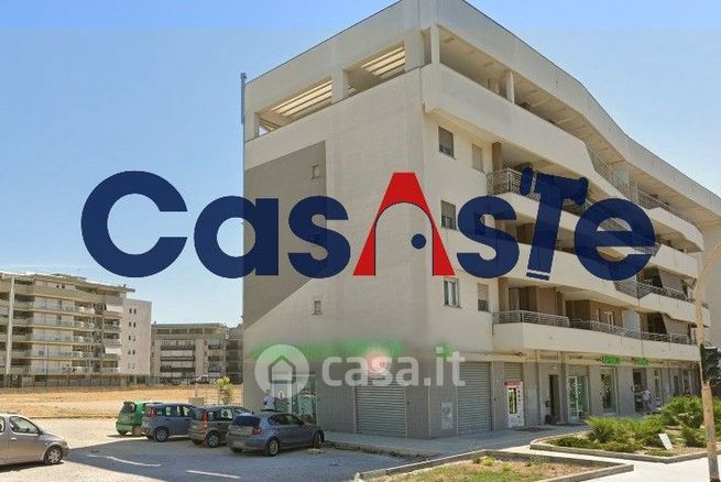 Box/posto auto in residenziale in Via delle Tufare 53