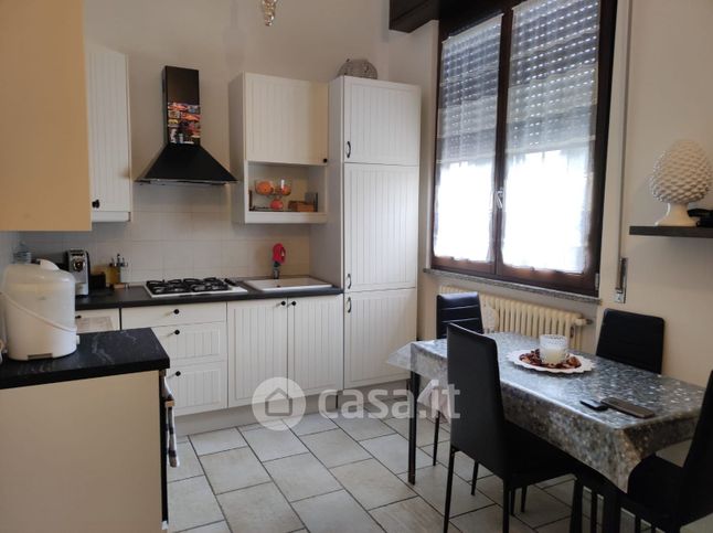 Appartamento in residenziale in Via Emilia 8