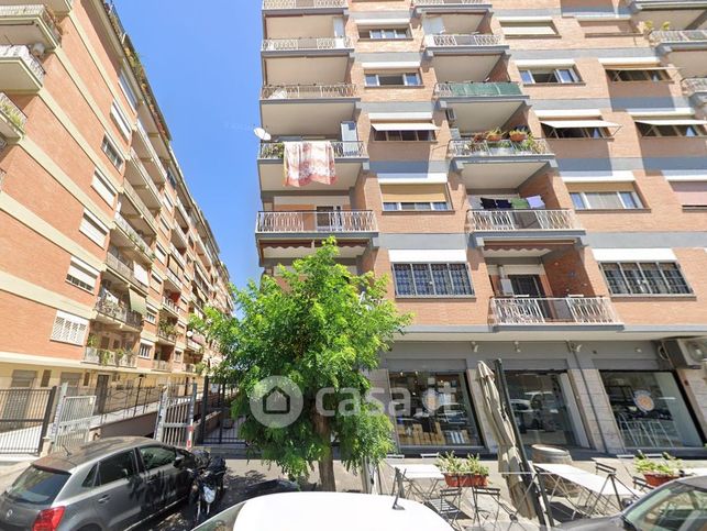 Appartamento in residenziale in Via Vestricio Spurinna 105