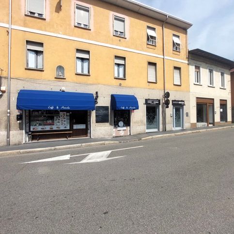 Negozio/locale commerciale in commerciale in Via Don G. e F. Raimondi 34