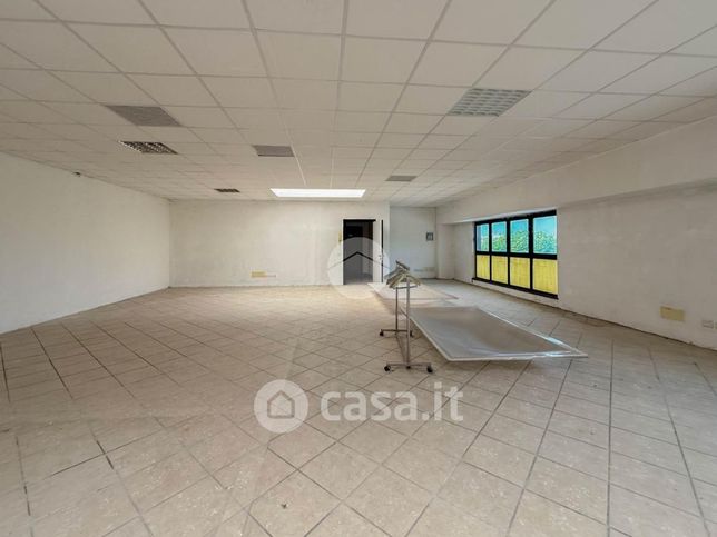 Ufficio in commerciale in Strada Statale 11 1