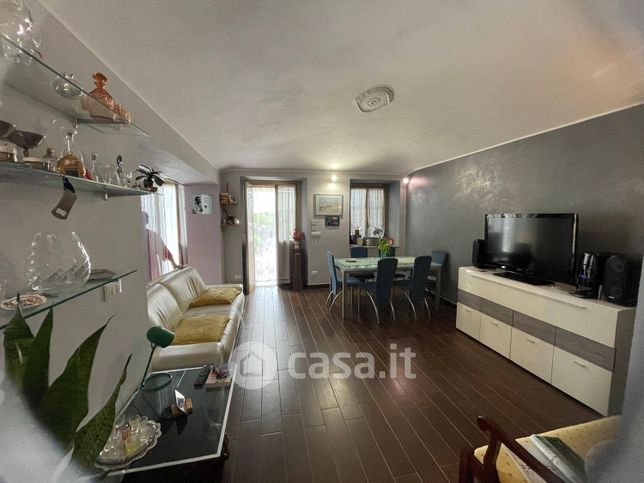 Casa indipendente in residenziale in Via Quintino Sella 9