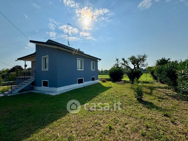 Casa indipendente in residenziale in Via Grezze
