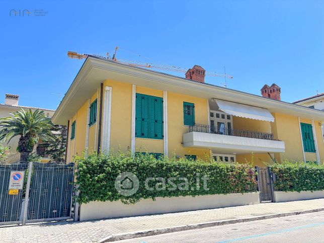 Villa in residenziale in Via Trento 91