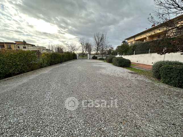 Box/posto auto in residenziale in Via Pistoiese