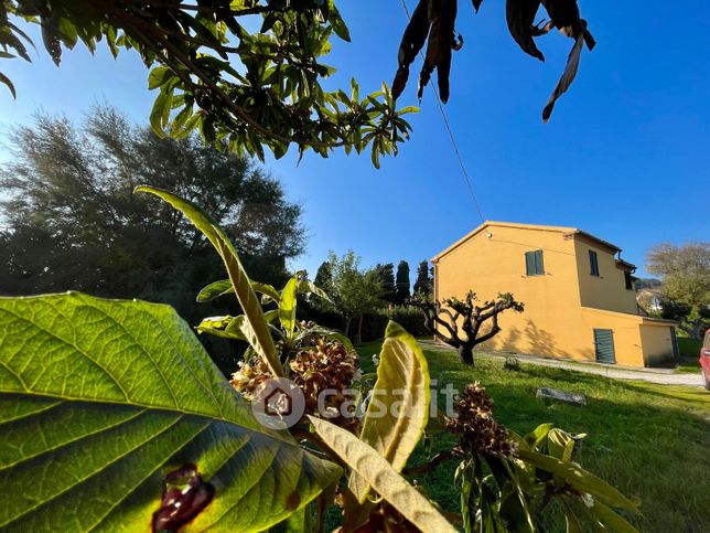 Rustico/casale in residenziale in Via Massignano 1