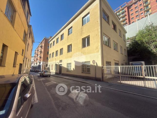 Capannone in commerciale in Via San Bartolomeo del Fossato 16