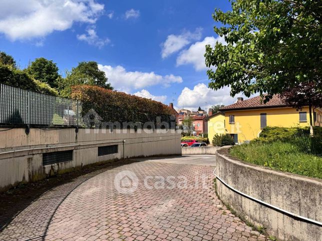 Garage/posto auto in residenziale in Strada Statale 64 Porrettana 58