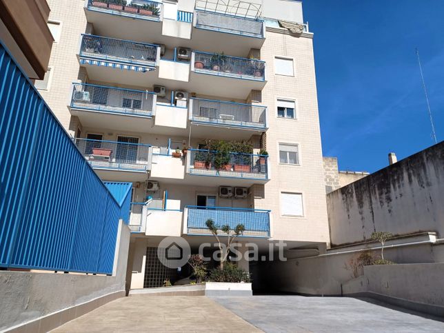 Box/posto auto in residenziale in Via Marina Vecchia 79