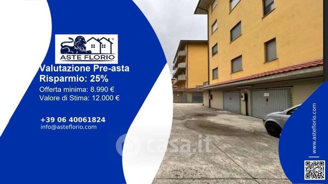 Box/posto auto in residenziale in Via Bravi 29 /B