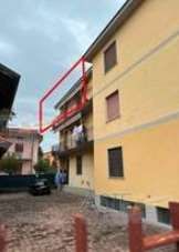 Appartamento in residenziale in Via Circonvallazione 65