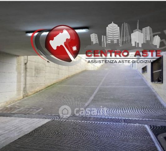 Garage/posto auto in residenziale in Piazzale Stazione