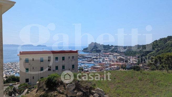 Appartamento in residenziale in Via Petronio