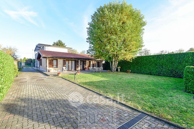 Villa in residenziale in Via Antonio Locatelli 149