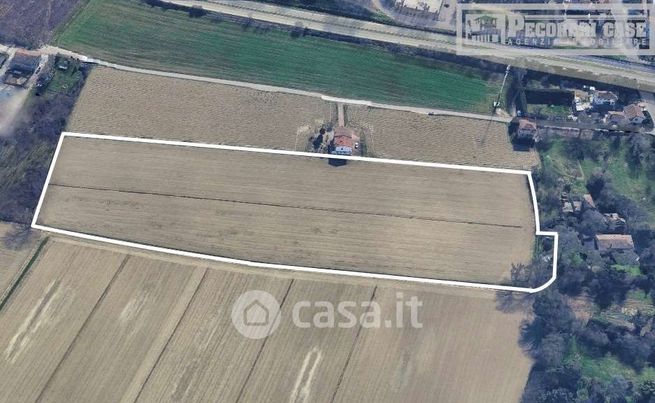 Terreno agricolo in commerciale in 