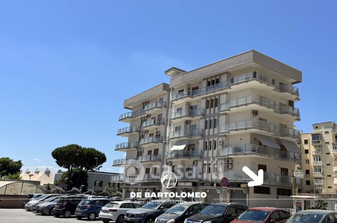 Box/posto auto in residenziale in Via Lucania 178