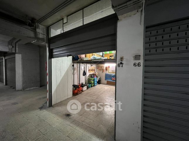 Box/posto auto in residenziale in Piazza Giuseppe Garibaldi 36