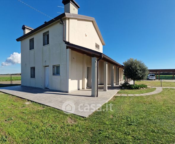 Casa bi/trifamiliare in residenziale in Via Valle Staffano 6