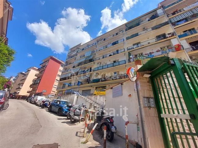 Attivitã /licenza (con o senza mura) in commerciale in Via Consalvo