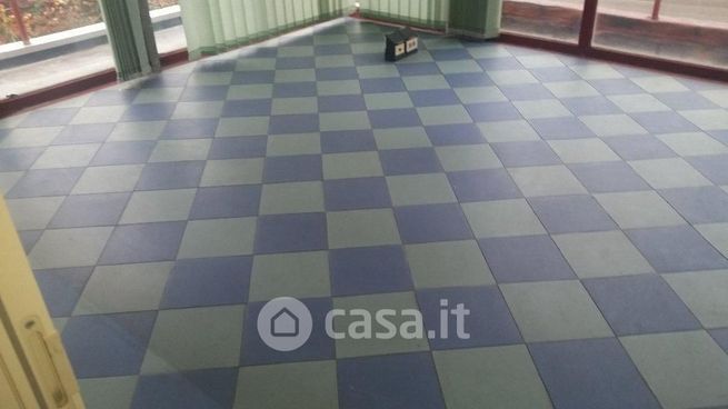 Ufficio in commerciale in 