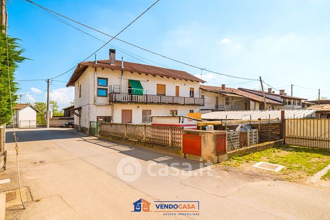 Casa bi/trifamiliare in residenziale in Via Conti Petitti 205