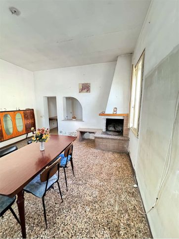 Casa indipendente in residenziale in 