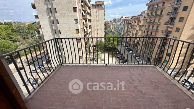 Appartamento in residenziale in Via Alberto Testi