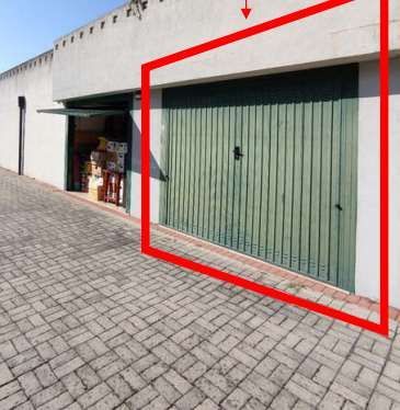 Box/posto auto in residenziale in Via Gaetano Donizetti