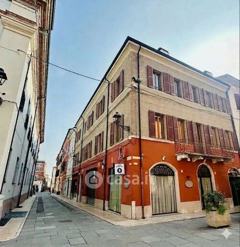 Ufficio in commerciale in Via Cesare Battisti 5