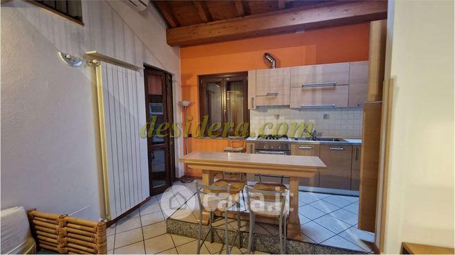 Casa indipendente in residenziale in 