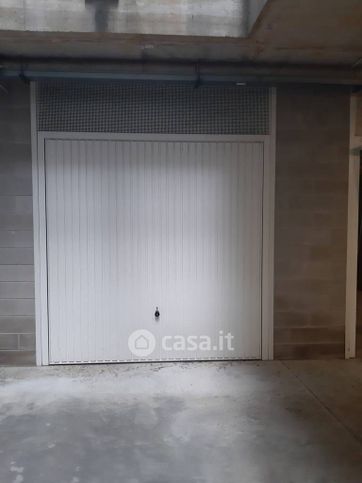 Box/posto auto in residenziale in Piazza Drago