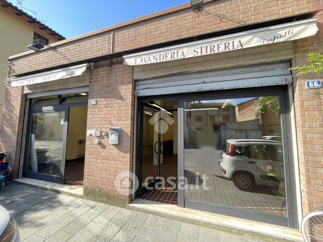 Capannone in commerciale in Via Edmondo De Amicis
