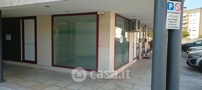 Ufficio in commerciale in Piazza A. Moro 3