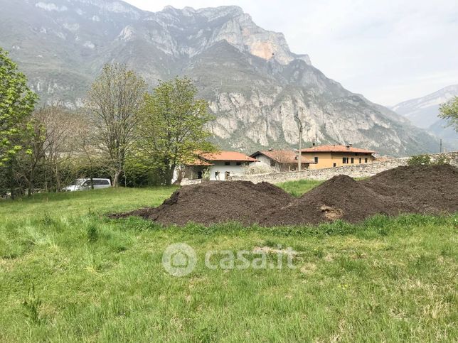 Terreno edificabile in residenziale in Via alla Cà