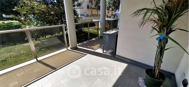 Ufficio in commerciale in 