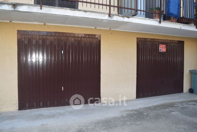 Capannone in commerciale in 