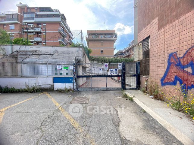 Box/posto auto in residenziale in Largo Nostra Signora di Coromoto 4