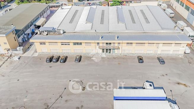 Ufficio in commerciale in Via Brianza 5