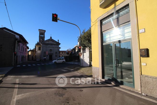 Ufficio in commerciale in Via Briante 54