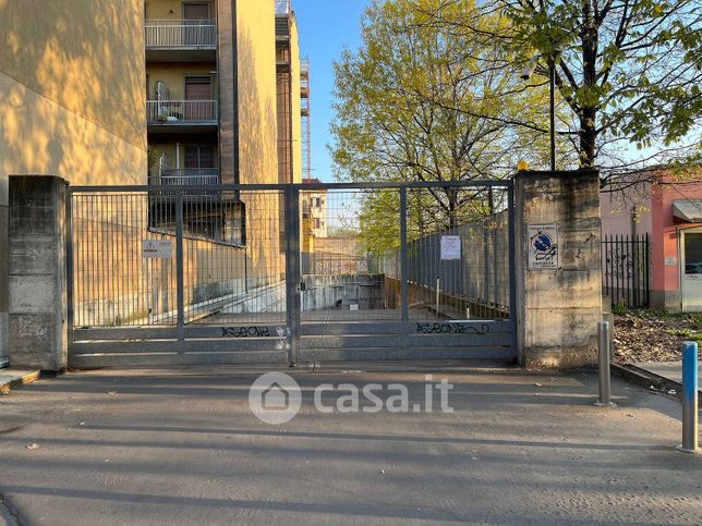 Box/posto auto in residenziale in Via Riccione 11