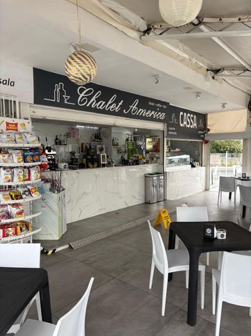 Attività/licenza (con o senza mura) in commerciale in Viale dei Platani