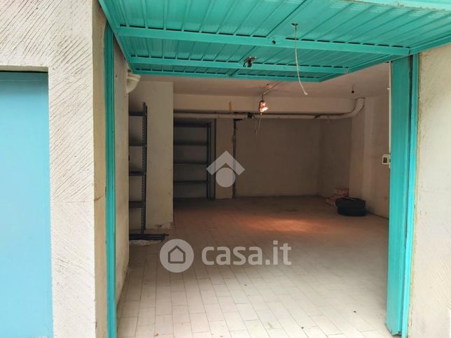 Garage/posto auto in residenziale in Via Andrea Verga 3