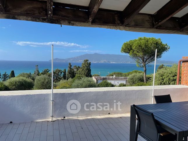 Casa bi/trifamiliare in residenziale in Via delle Azalee 12