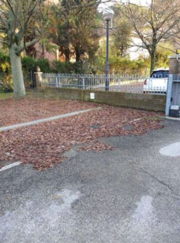 Box/posto auto in residenziale in Via Giuseppe Bovini