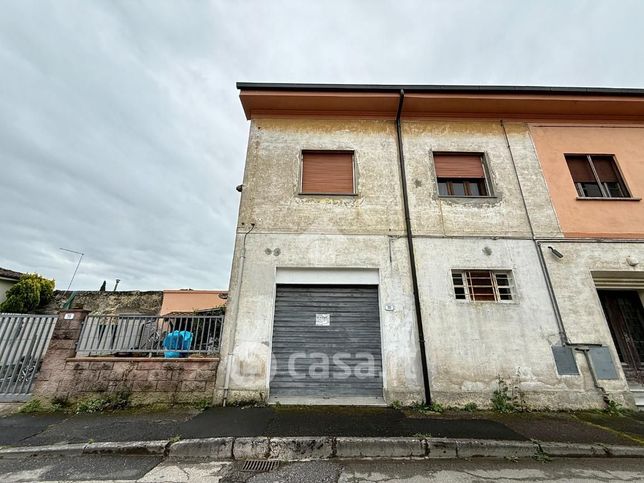 Box/posto auto in residenziale in Via Giacomo Matteotti