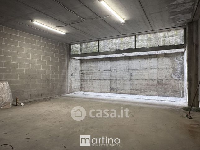 Box/posto auto in residenziale in Via Guglielmo Oberdan 36